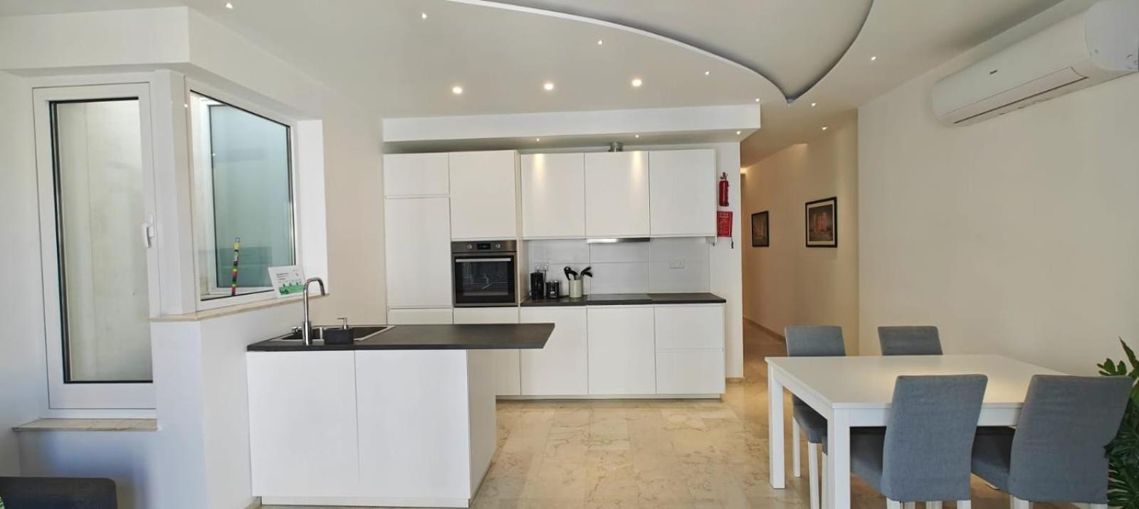 شقة Luxury Garden View At Spinola Bay St Julians سانت جوليان المظهر الخارجي الصورة